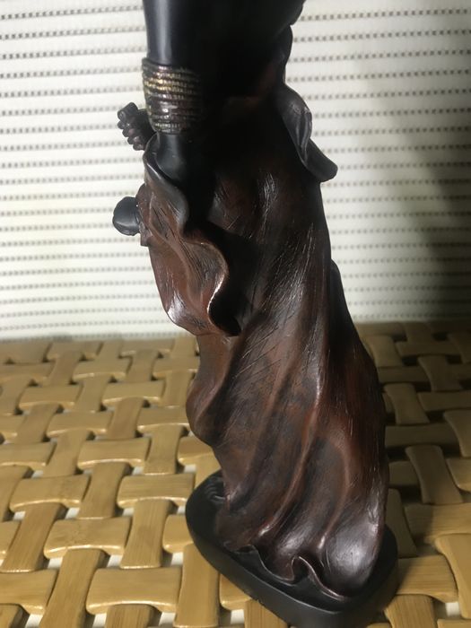 Figurka afrykanskiej wojowniczki