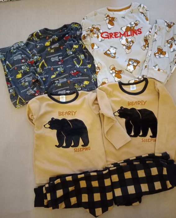 Zestaw 4 piżam zimowych r.110/116