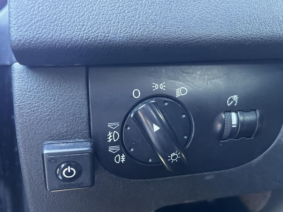 Audi tt автомобіль