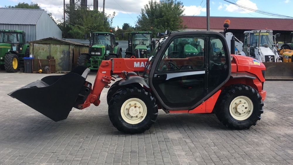 Ковш. Ківш земляний для Manitou та JCB.