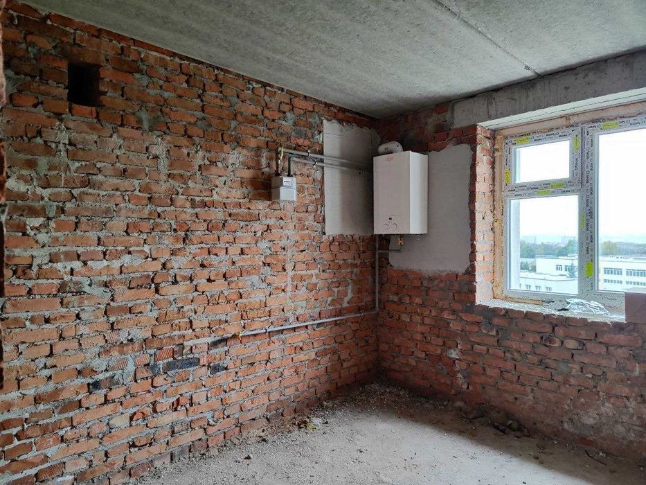 Продажв в зданому будинку  3 кімн квартири з паркомісцем новобудова