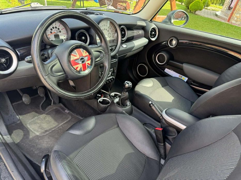 Mini . 2011r cooper