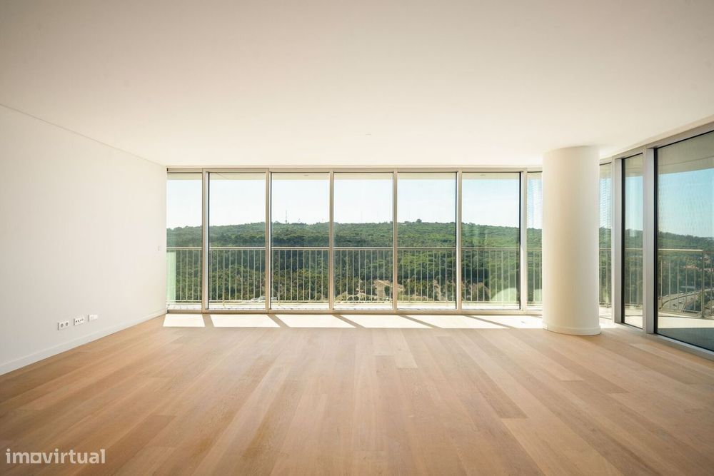 Apartamento T4 + 1 com piscina, Nova Campolide, Lisboa