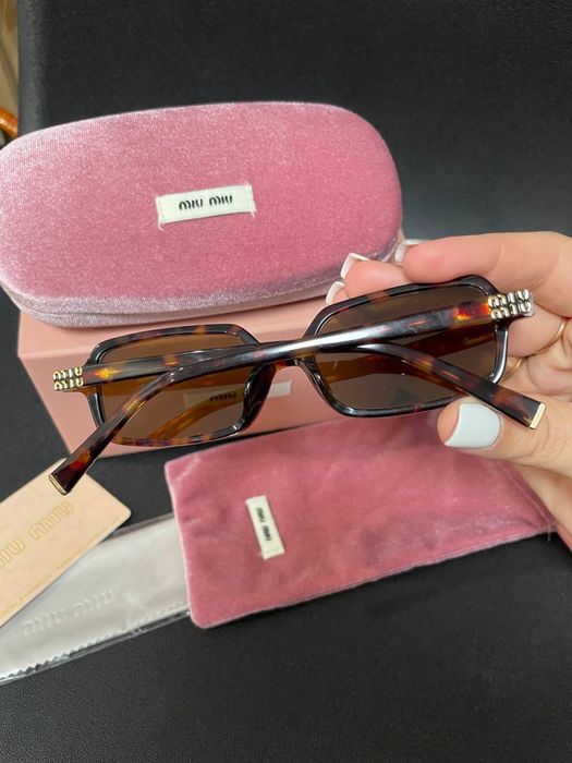 Оукляри міу міу Miu Miu