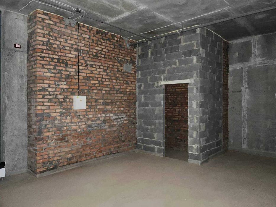 Продаж комерції. Кутовий фасад 69м на Олеся/Ретровіль ЖК Варшавський 3