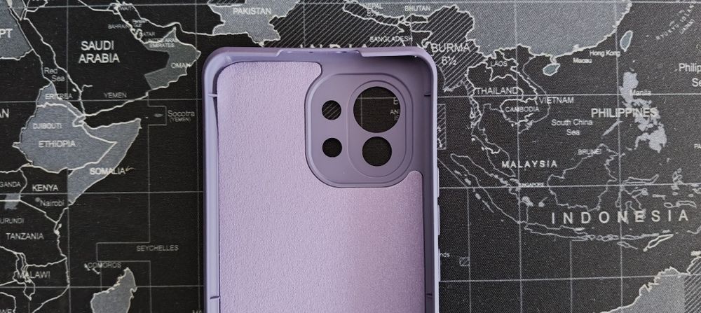 iPhone XR + Xiaomi Mi 11 Cases64750734594563124