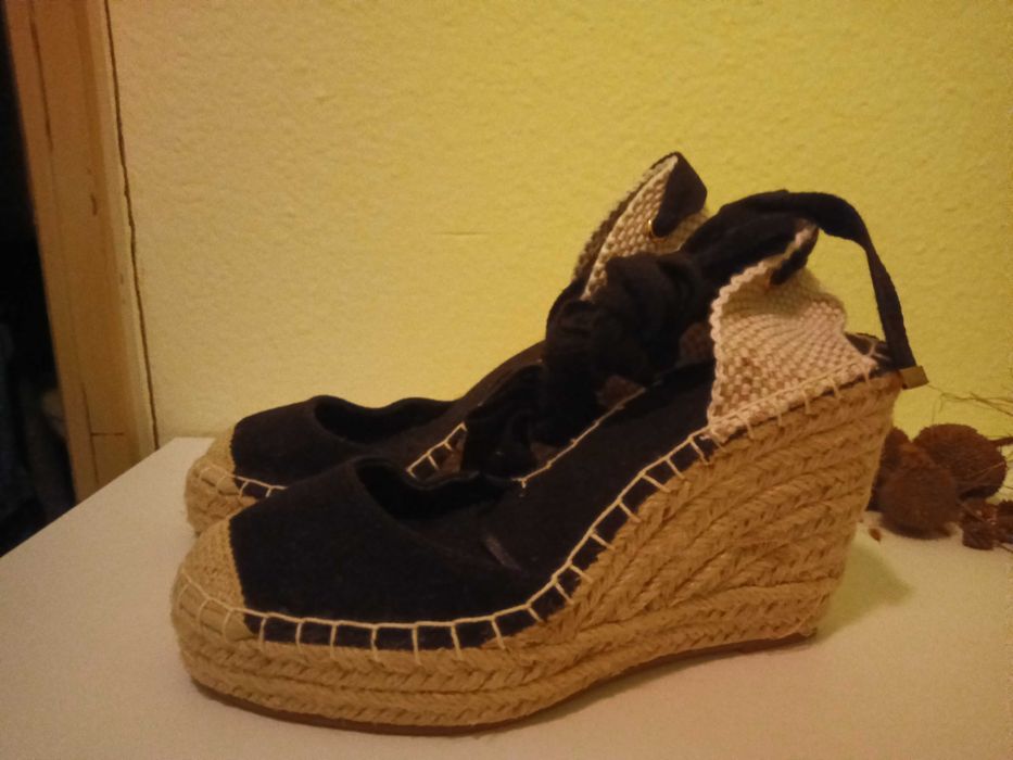 Vende-se Alpercatas pretas