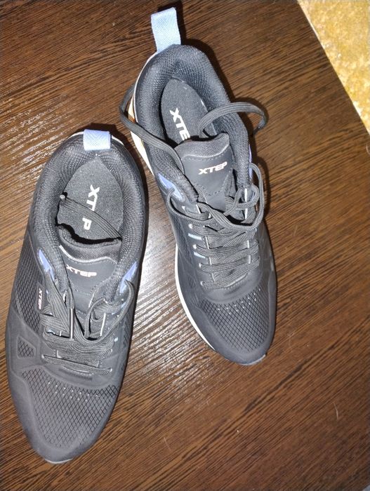 Кроссовки женские  XTEP