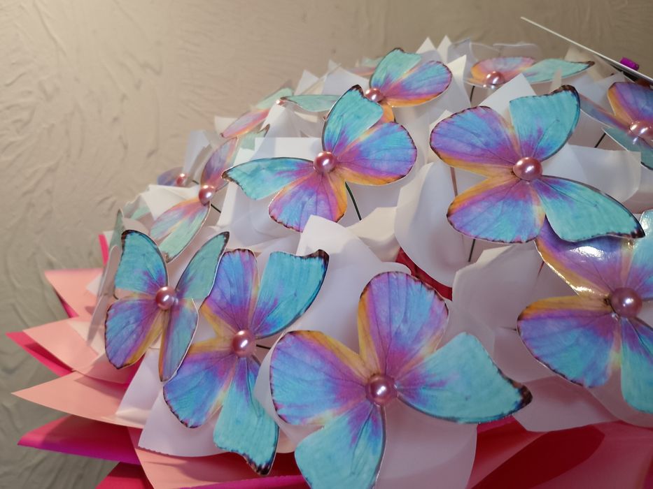 Квіти з метеликів