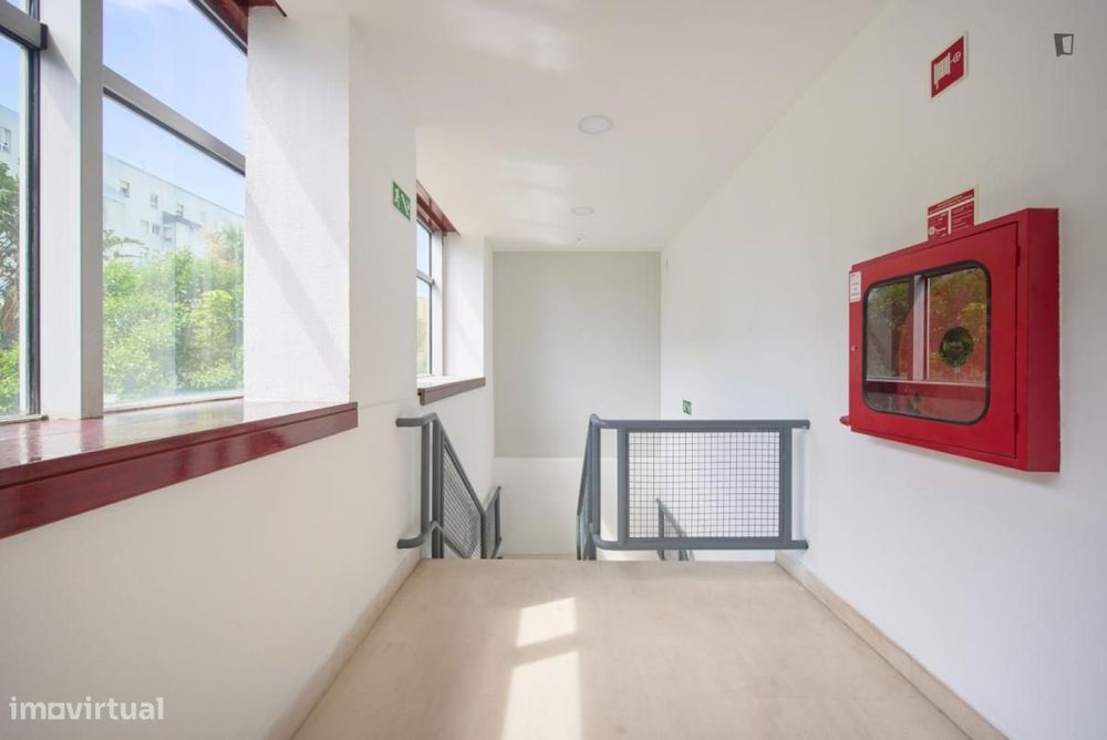 Quarto - localizado em Olaias Lisbon