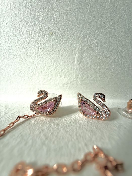 Swarovski Brincos dourados Cisne Cristais