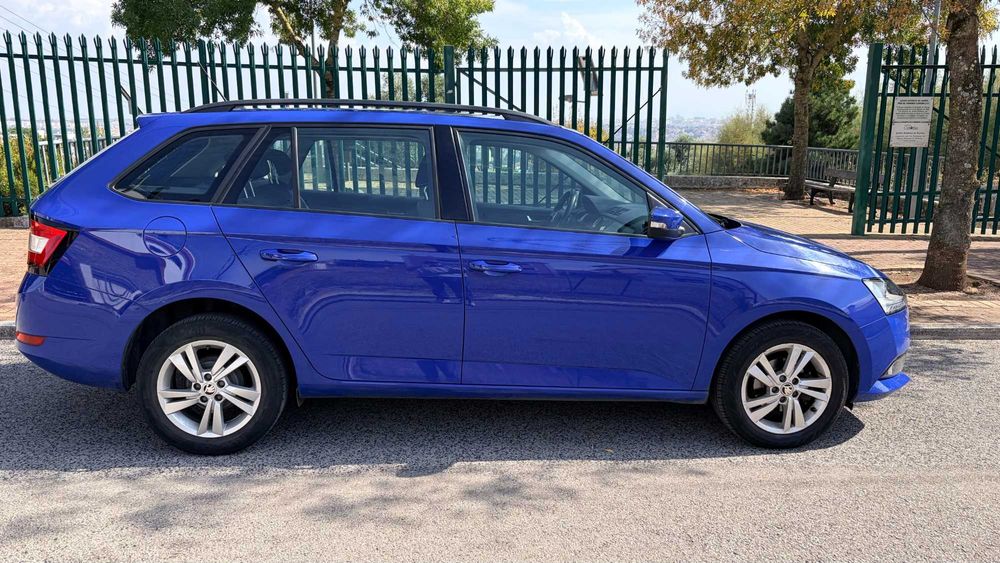 Skoda Fabia Break 1.0 MPI Ambition (75 cv) – 2019 – Apenas 57.000 km