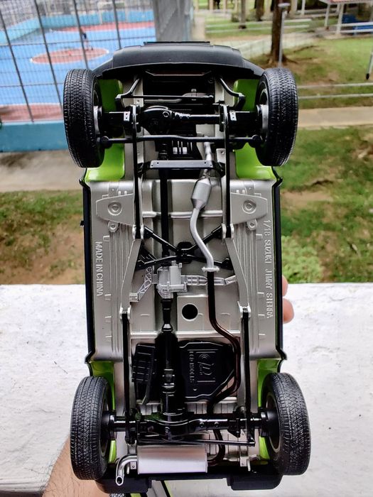 Модель Suzuki Jimny LCD 1/18