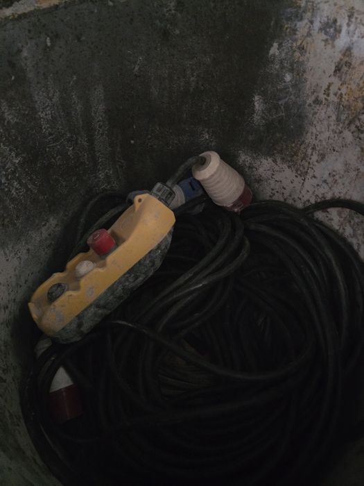 Grueta lis 300 lt impecável