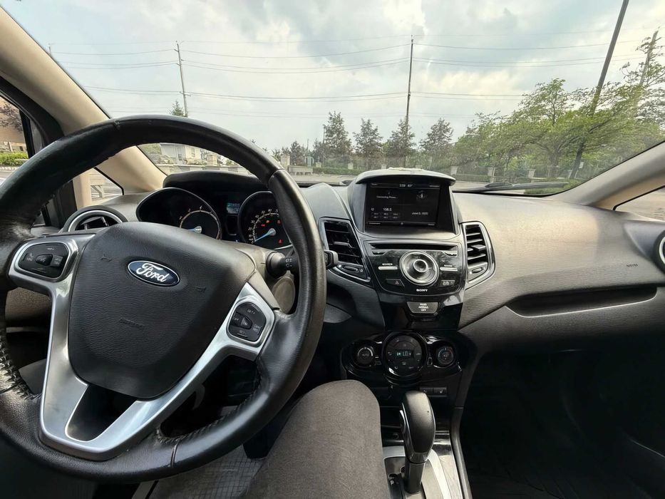 Ford Fiesta Titanium      2014