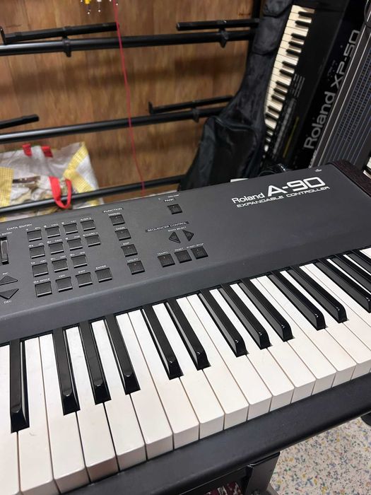 Controlador MIDI Roland A-90