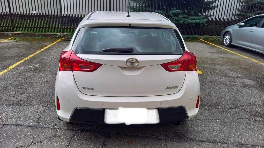 samochód Toyota Auris