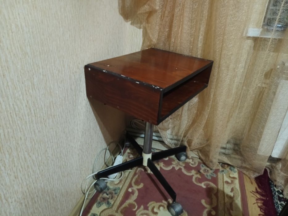 Тумба під телевізор.