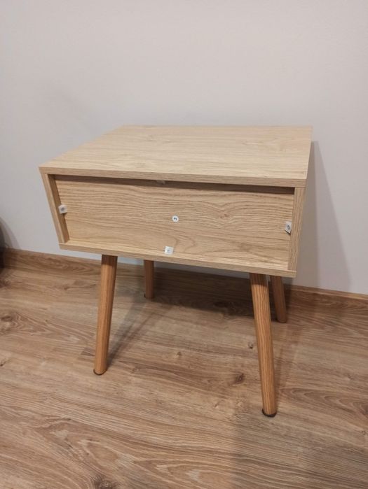 Stolik nocny kolor dąb