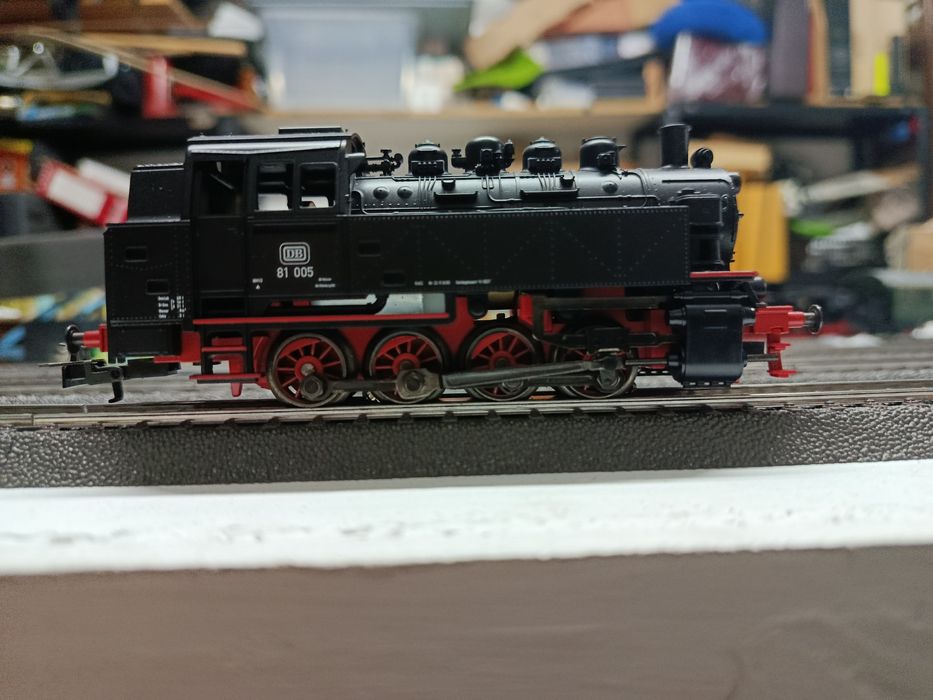 Märklin H0 BR 81 005 Digital – Luzes a funcionar