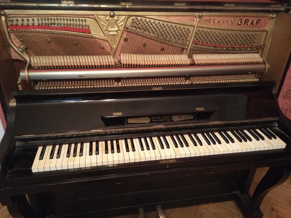 Пианино Hermann Graf, Германия.
