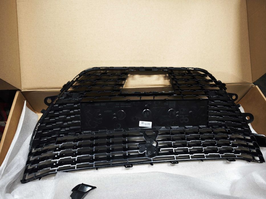 Grill atrapa przód przednia Peugeot 208 II 19- oryginał NOWA