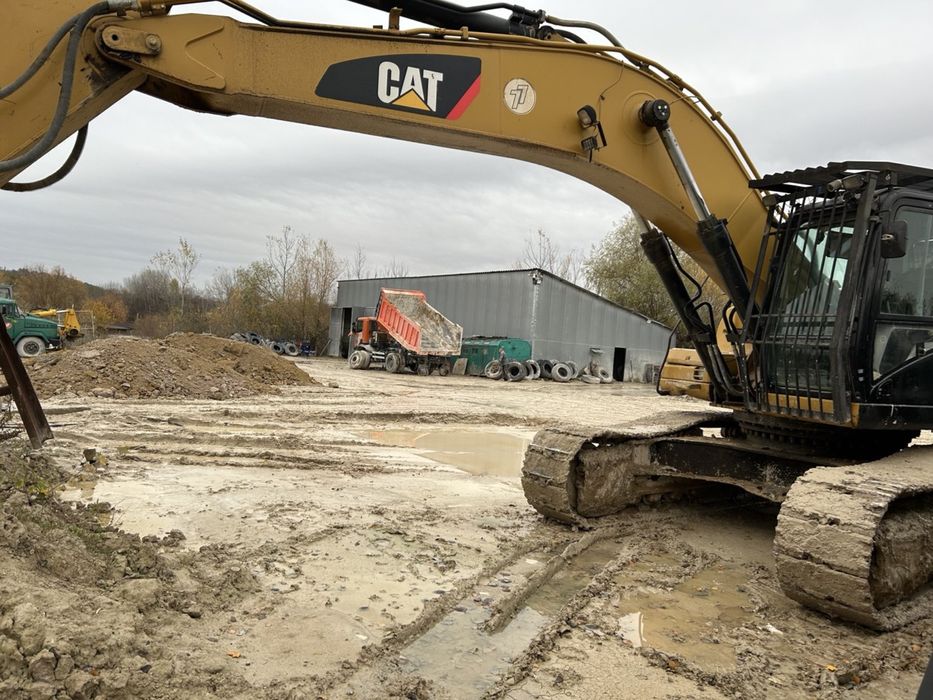 Екскаватор cat336
