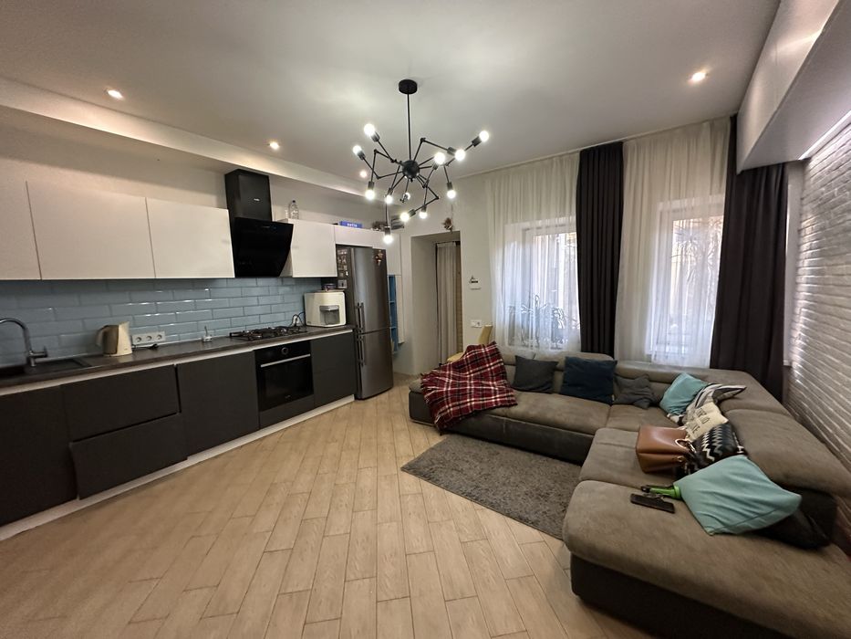 Таунхаус Центр 72 м с ремонтом 2 комнаты +Кухня гостиная