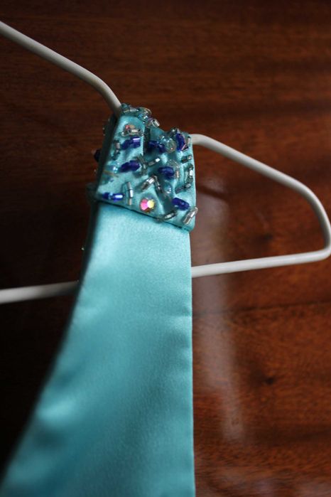 Сдам в аренду, продам голубое вечернее платье с вышивкой ручной работы