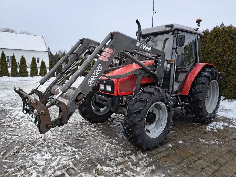 Massey Ferguson 4235 Ladowacz