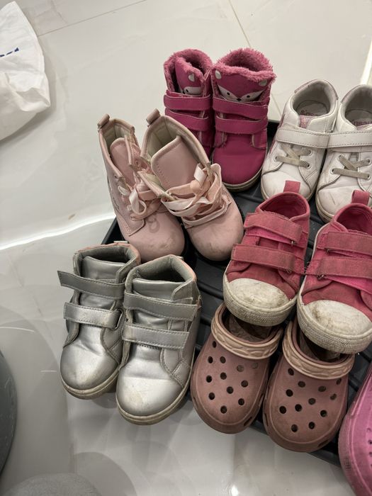 Пакет обуви на девочку 24р.