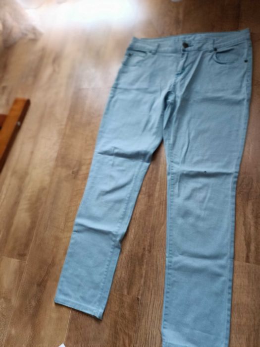 Spodnie rozmiar L