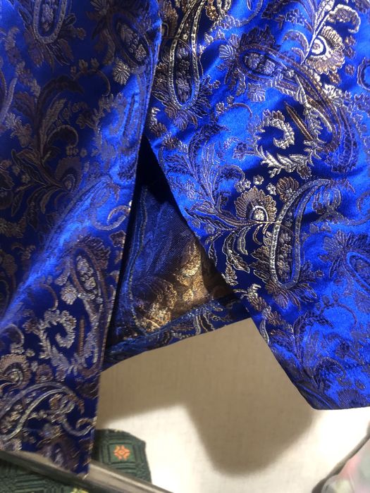 Сукня в китайському стилі.