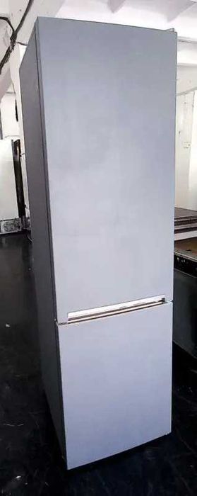 холодильник Веко двокамерний з  морозильною камерою 200×60×67см