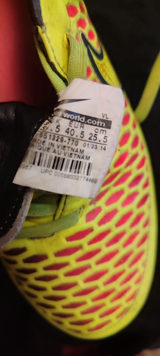 Продам футбольні бутси Nike