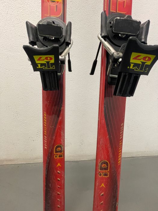 Skis Dynastar em bom estado