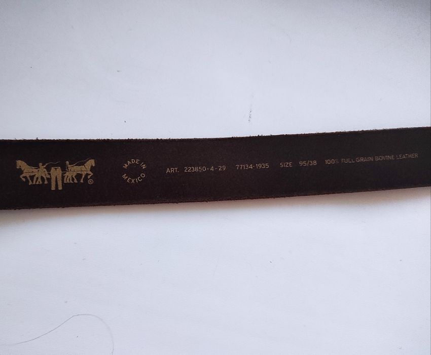 Оригінальний шкіряний ремінь Levi's