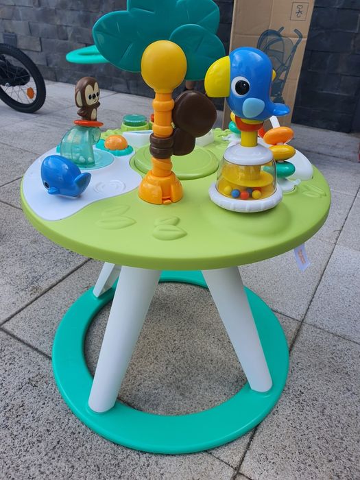 Mesa de brincar para bebes com cadeira giratória