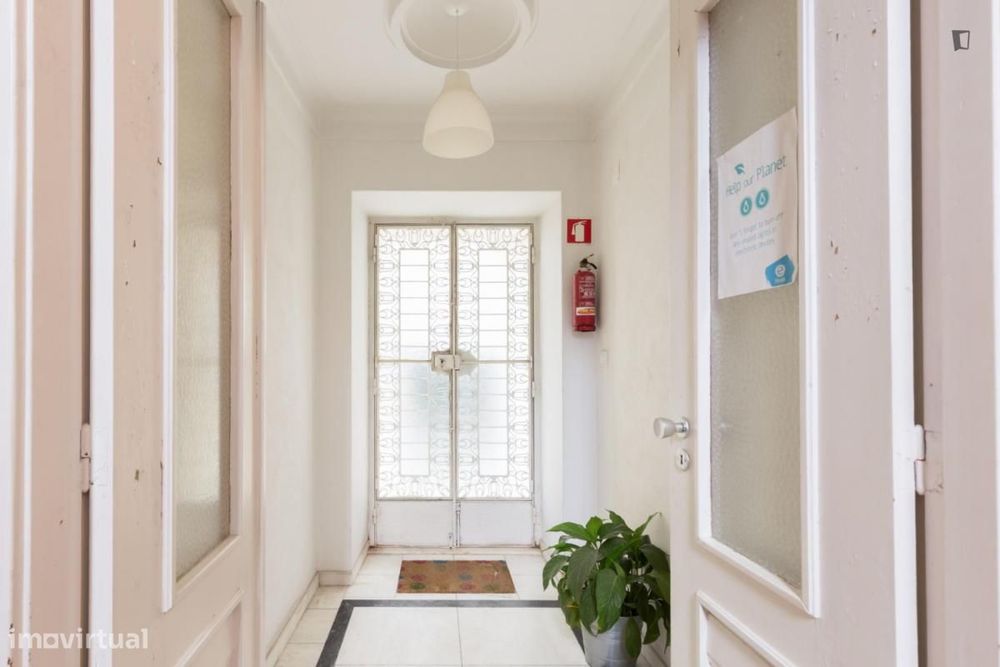 Quarto - localizado em Paranhos Porto