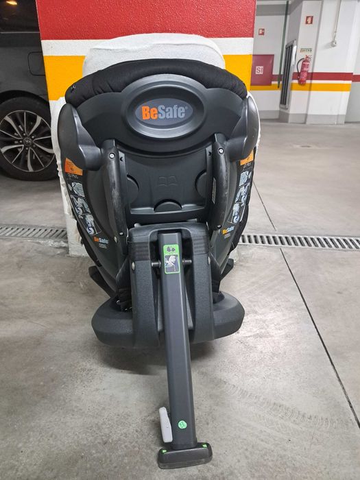 Cadeira auto Besafe iZi PLus i-Size contra a marcha