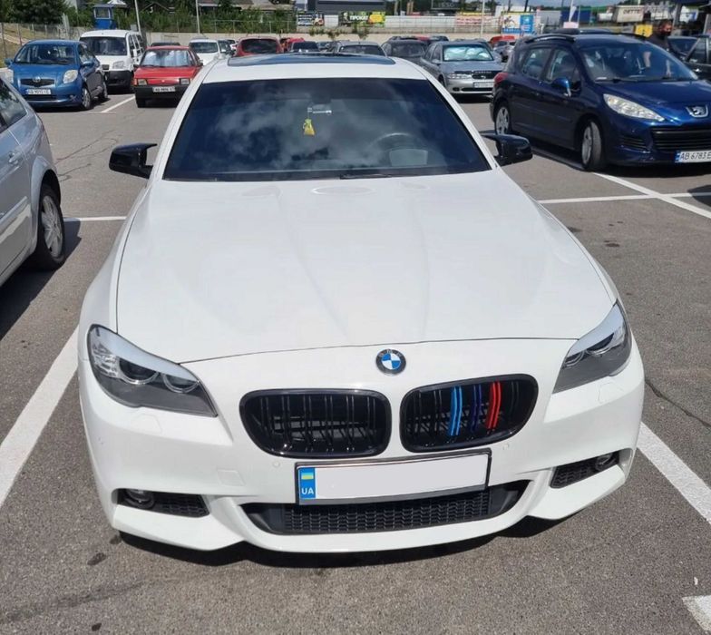 ноздри на бмв ф10 ф11 BMW решетка радиатора bmw f10 f11 F10 F11