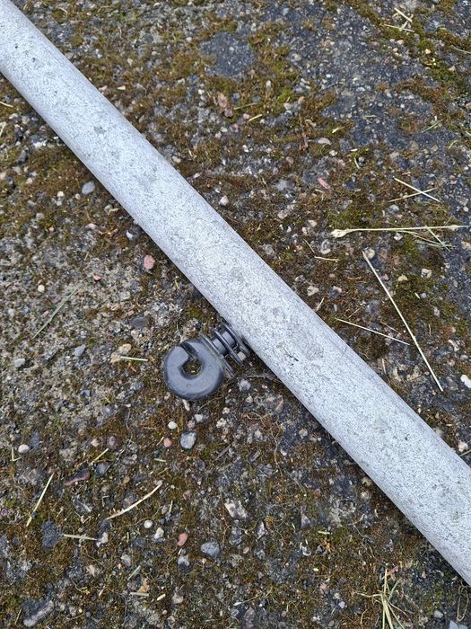 Słupki do ogrodzenia elektrycznego dla koni 150 cm + izolatory