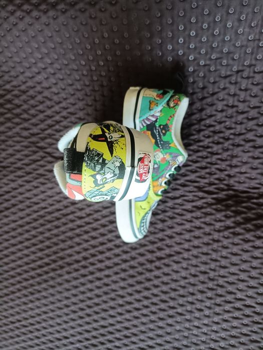 Tenisówki Vans z limitowanej serii Tima Burtona