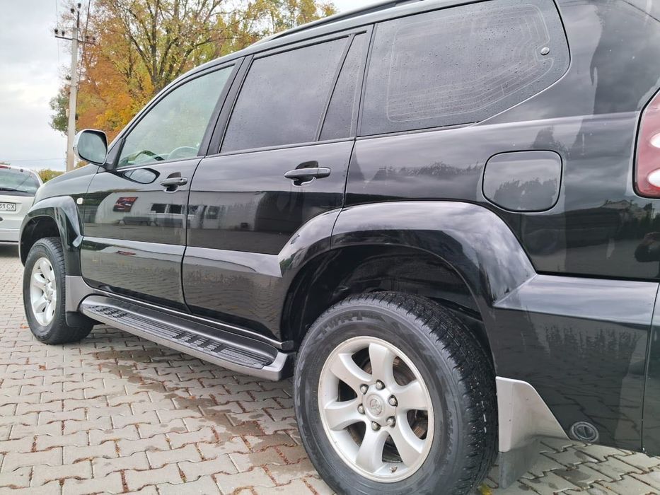 Автомобіль Toyota Land Cruiser Prado