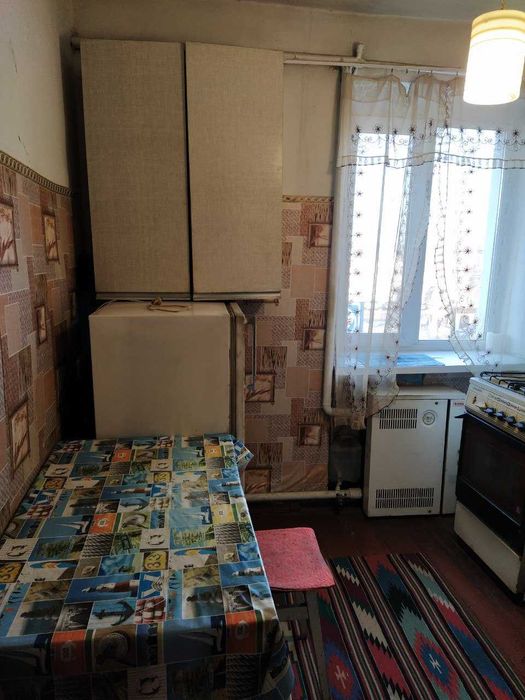 Продам 2-кімнатну квартиру з гаражем в центрі м.Тростянець.