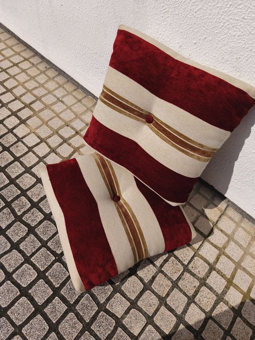 Almofas em Veludo e Linho Grosso Decorativas  50x50.