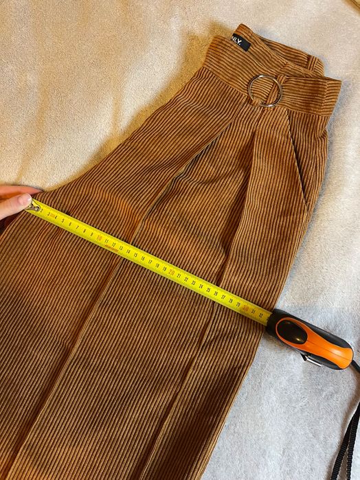 карамельні вельветові штани Only