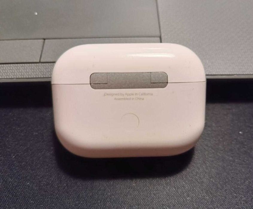 Кейс для бездротових навушників AirPods Pro Full + чохол у подарунок
