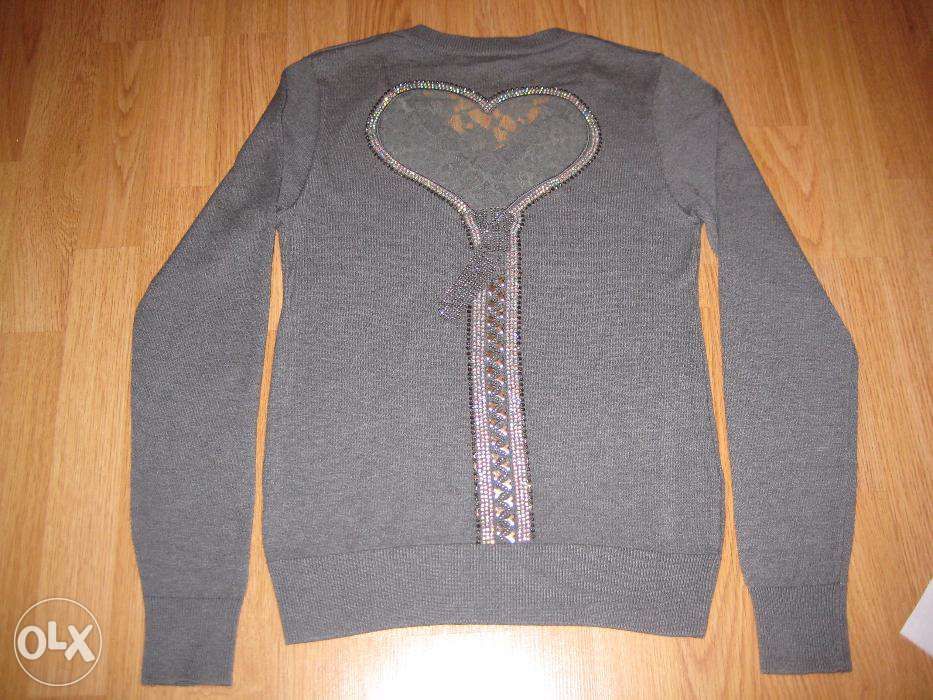 Свитер с гипюровой вставкой на спине Р. 44-46