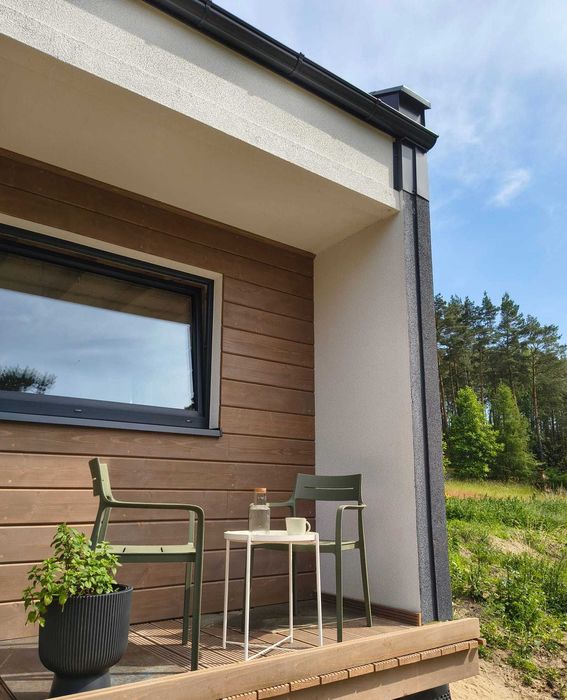 Domek nad jeziorem 'w sam las'